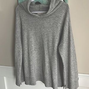 SALE!🥳LOFT Hooded Sweater